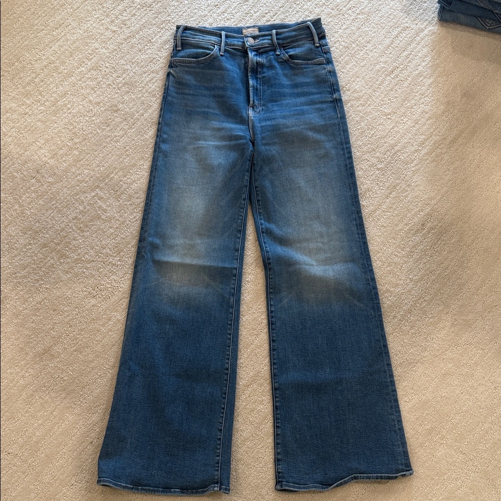 MOTHER “The Hustler Roller Sneak” flared leg jeans size 28